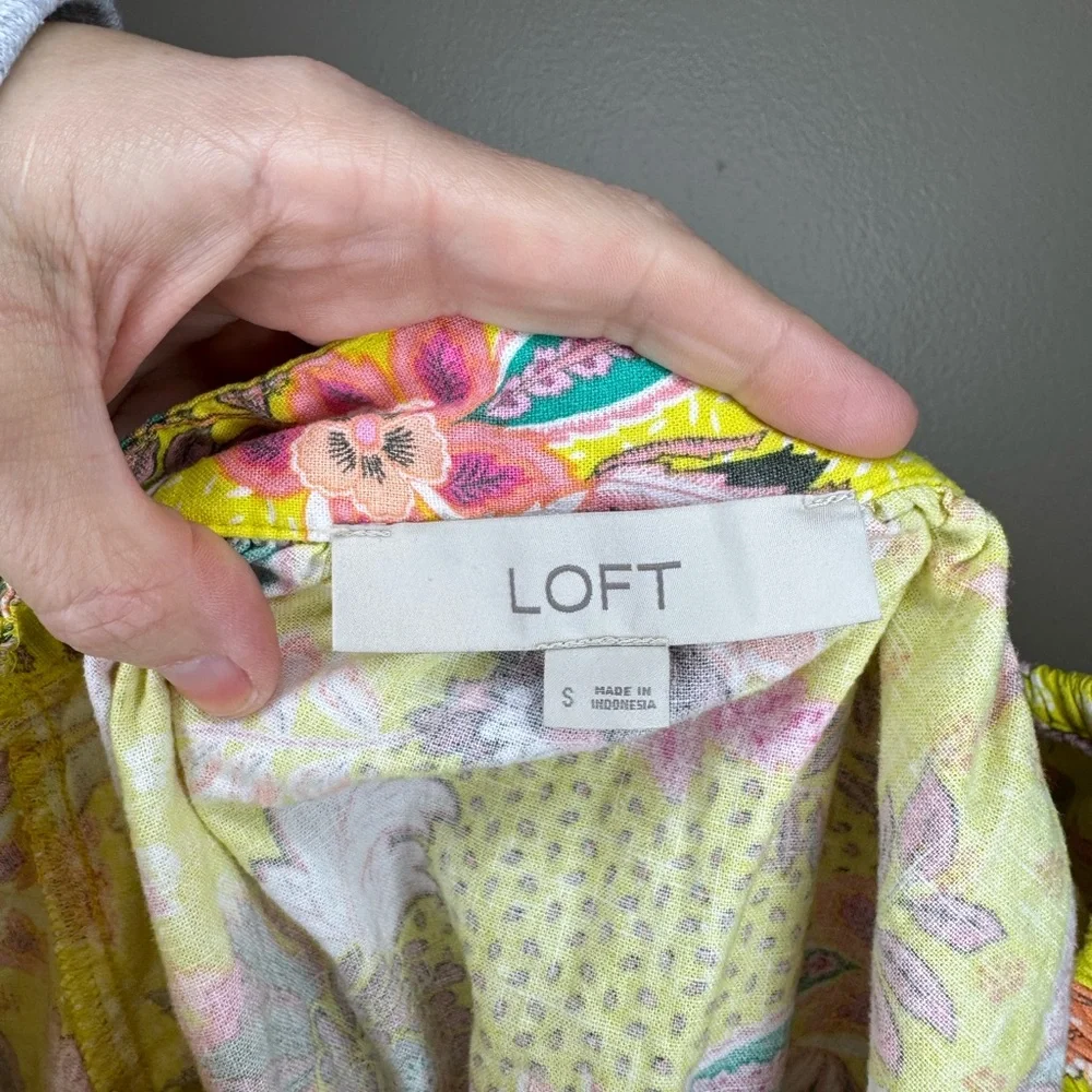 LOFT Bright Floral Peasant Blouse Size‎ Small